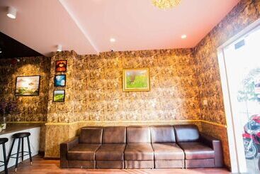 Hoa Sen Hotel 103