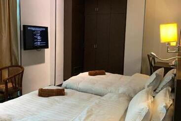 هتل The Room