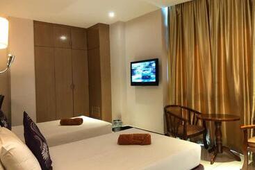 هتل The Room