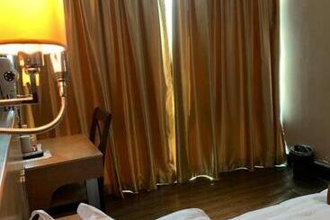 هتل The Room
