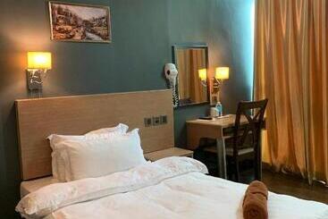 هتل The Room