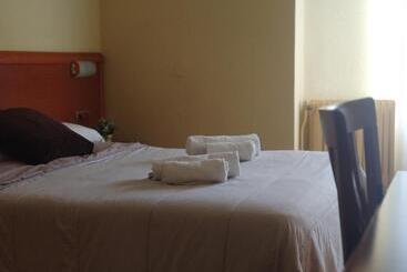 پانسیون Hostal Restaurante Iruñako