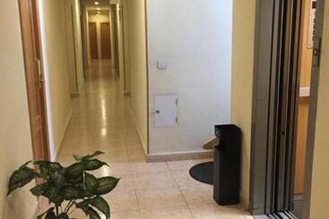 پانسیون Hostal Restaurante Iruñako