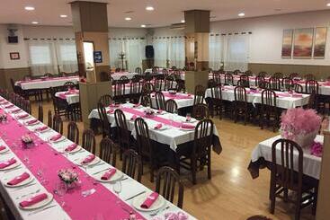 پانسیون Hostal Restaurante Iruñako