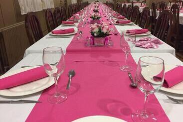 پانسیون Hostal Restaurante Iruñako