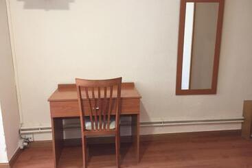 پانسیون Hostal Restaurante Iruñako