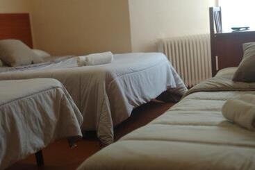 پانسیون Hostal Restaurante Iruñako