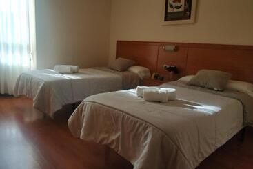 پانسیون Hostal Restaurante Iruñako