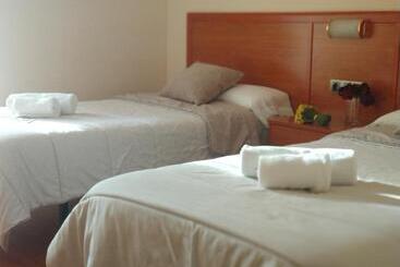 پانسیون Hostal Restaurante Iruñako