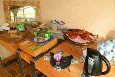 تختخواب و صبحانه Le Clos Des Dryades F