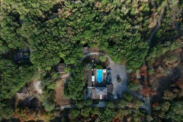 تختخواب و صبحانه Le Clos Des Dryades F