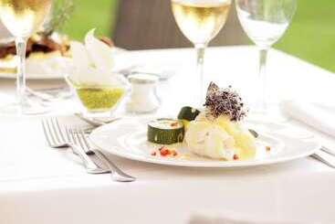 Grupotel Macarella Suites & Spa