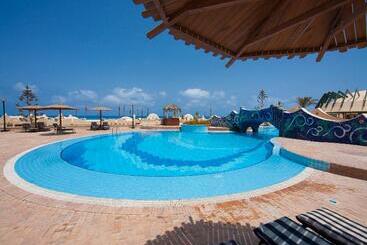 هتل Borg El Arab Beach Resort