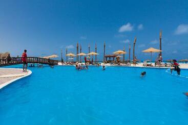 هتل Borg El Arab Beach Resort