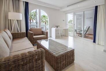 هتل Catalonia del Mar - Adults Only