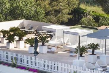 هتل Catalonia del Mar - Adults Only