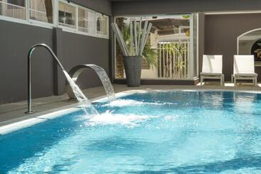 هتل Catalonia del Mar - Adults Only