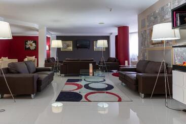 هتل Chateau La Roca