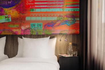 Crown Hotel Eindhoven Centre