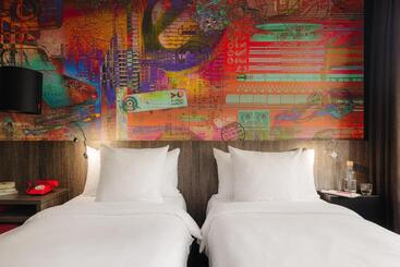 Crown Hotel Eindhoven Centre