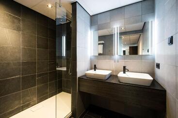 Crown Hotel Eindhoven Centre
