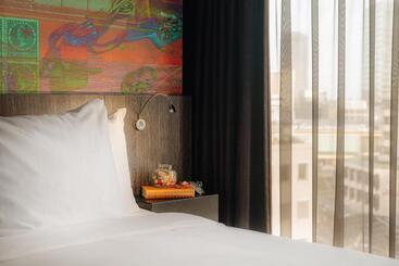 Crown Hotel Eindhoven Centre