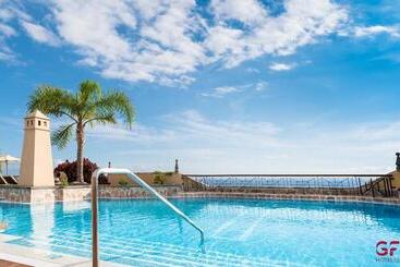 Отель Gf Gran Costa Adeje