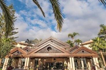 Отель Gf Gran Costa Adeje