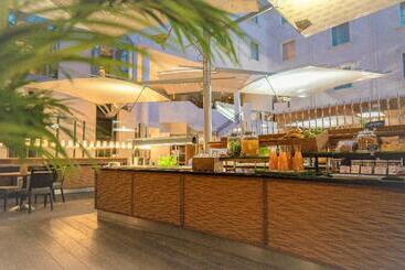 Отель Holiday Inn Gent Expo, An Ihg