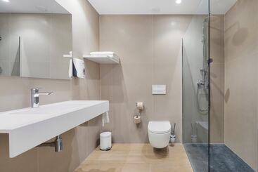 هتل Hostal Antxitonea