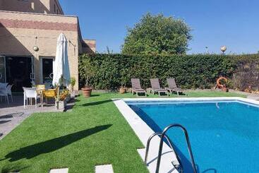 Отель Ibis Jerez De La Frontera Cadiz