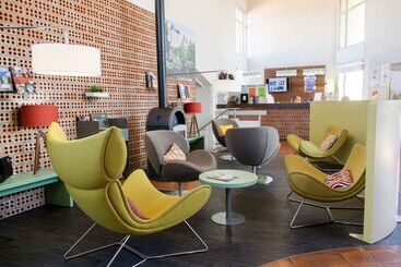 هتل Kyriad Angoulême Nord Champniers  Hôtel & Résidence