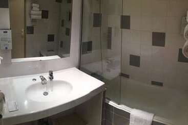 هتل Kyriad Angoulême Nord Champniers  Hôtel & Résidence