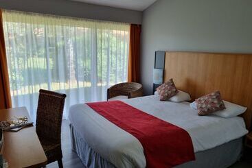 هتل Kyriad Angoulême Nord Champniers  Hôtel & Résidence