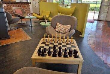 هتل Kyriad Angoulême Nord Champniers  Hôtel & Résidence