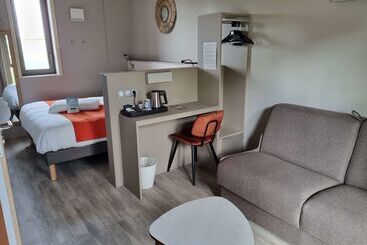 هتل Kyriad Angoulême Nord Champniers  Hôtel & Résidence
