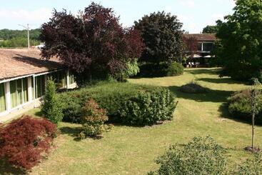 هتل Kyriad Angoulême Nord Champniers  Hôtel & Résidence