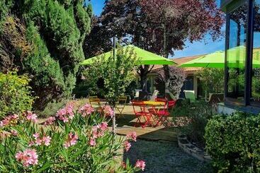 هتل Kyriad Angoulême Nord Champniers  Hôtel & Résidence