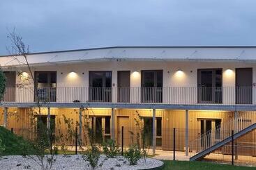 هتل Kyriad Angoulême Nord Champniers  Hôtel & Résidence
