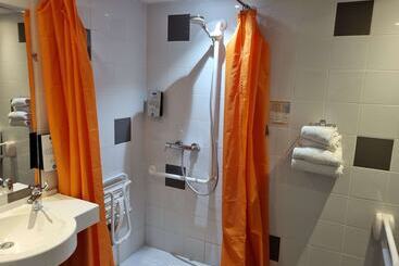 هتل Kyriad Angoulême Nord Champniers  Hôtel & Résidence