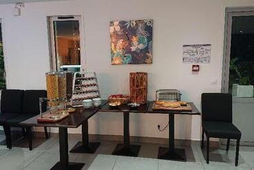 هتل Kyriad Direct Bron Lyon Eurexpo