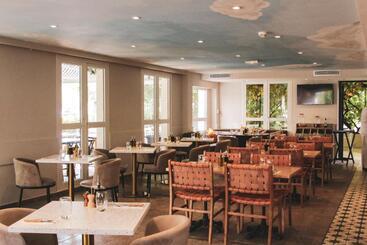 ホテル Restaurant Isidore Nice Ouest