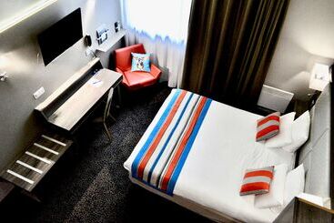 هتل Kyriad Prestige Bordeaux Aeroport