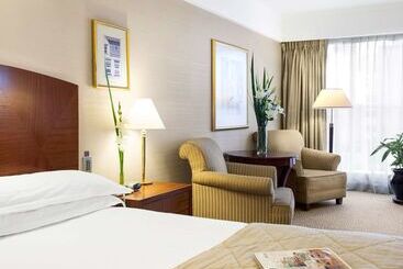 هتل Doubletree By Hilton Buenos Aires