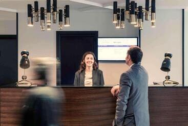 هتل Mercure Paris Arc De Triomphe Wagram