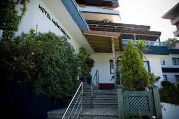 هتل Montañés
