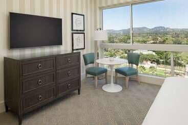 هتل The Beverly Hilton