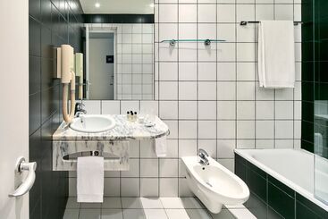 هتل Tivoli Lagos