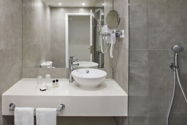 هتل Tivoli Lagos