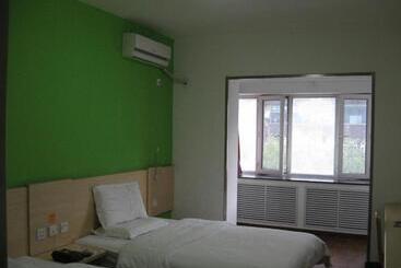 هتل 7 Days Premium Changchun Renmin Northeast Normal University Pingquan Road